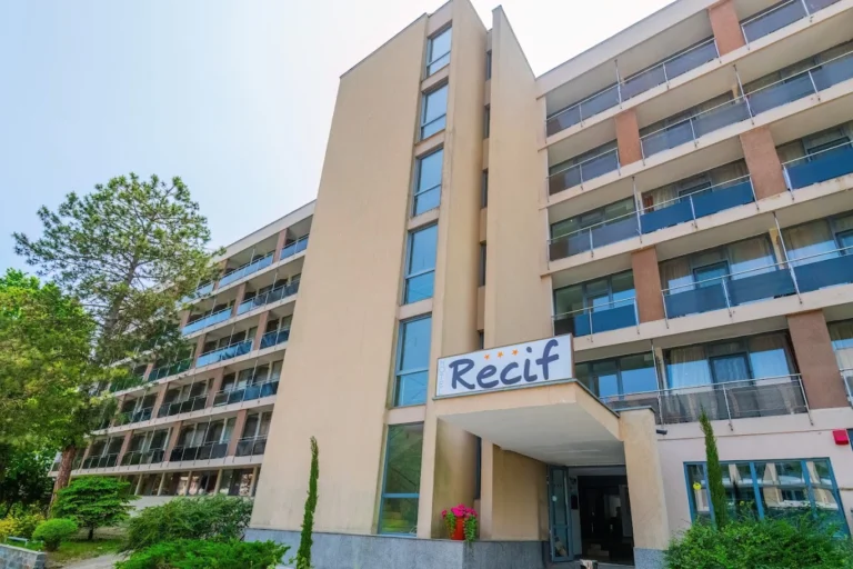 Hotel Recif intrare